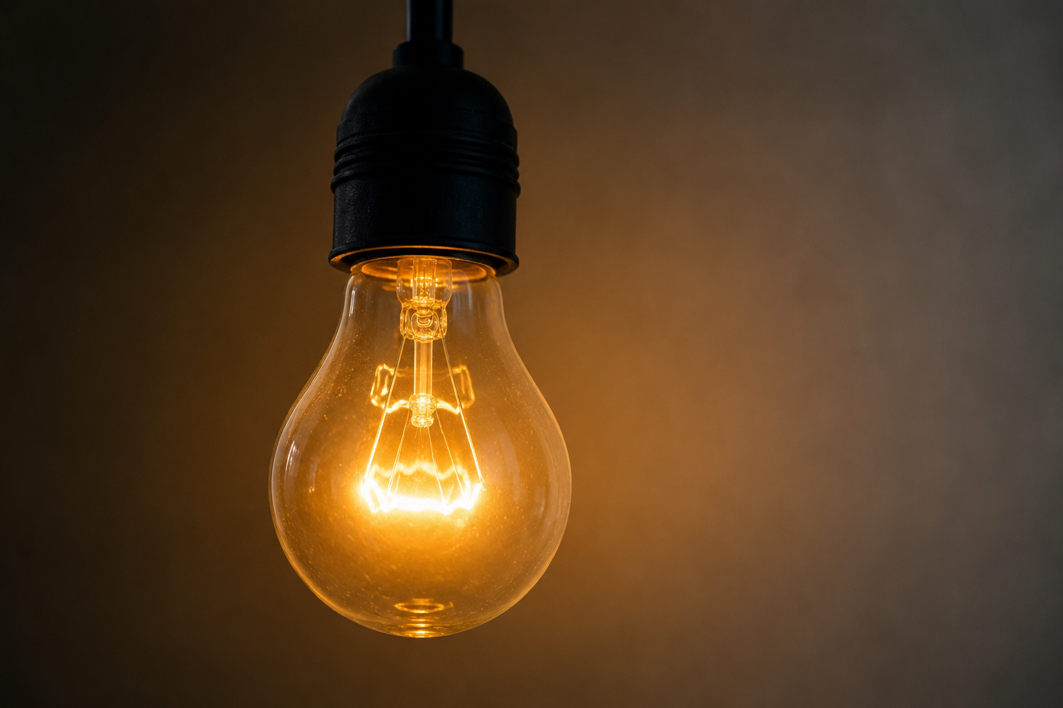 Prețurile la electricitate în Europa înregistrează cel mai puternic avans de după criza energetică