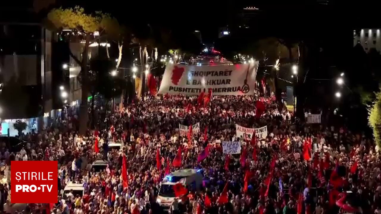 Proteste masive la Tirana împotriva unui proiect de investiții pe coasta Adriaticii