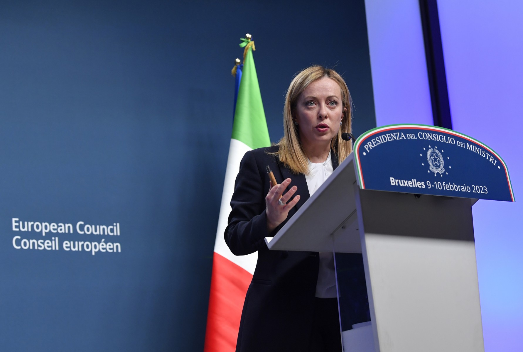Italia va impune restricții privind purtarea burqa și va limita numărul de elevi străini în școli