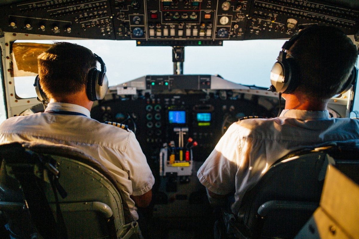 Criza combustibilului pentru aviație: Prețul biletelor de avion ar putea crește cu 100% din 2027
