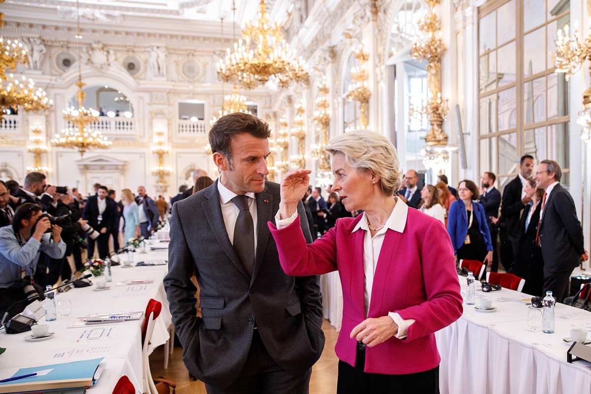 Macron solicită relaxarea normelor UE pentru combaterea creșterii prețurilor la combustibili