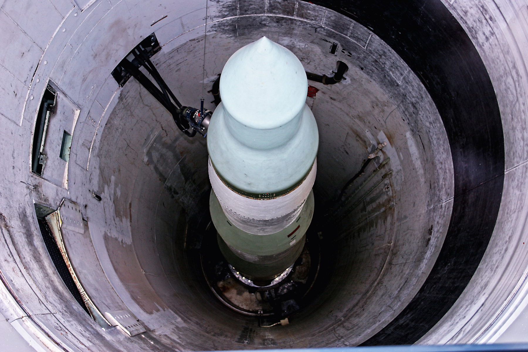 Lituania începe procesul de eliminare a interdicției privind armele nucleare din Constituție