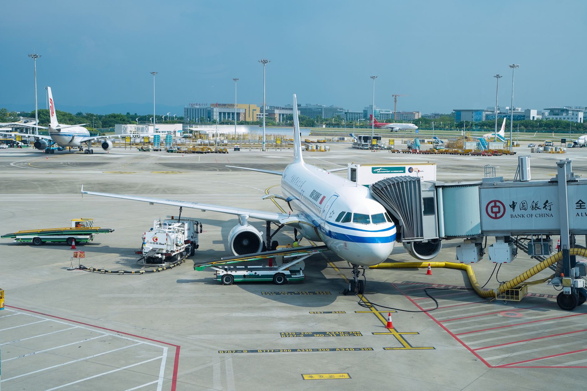 Prețul kerosenului a ajuns la cel mai mare nivel din ultimele cinci luni. Biletele de avion vor deveni mai scumpe