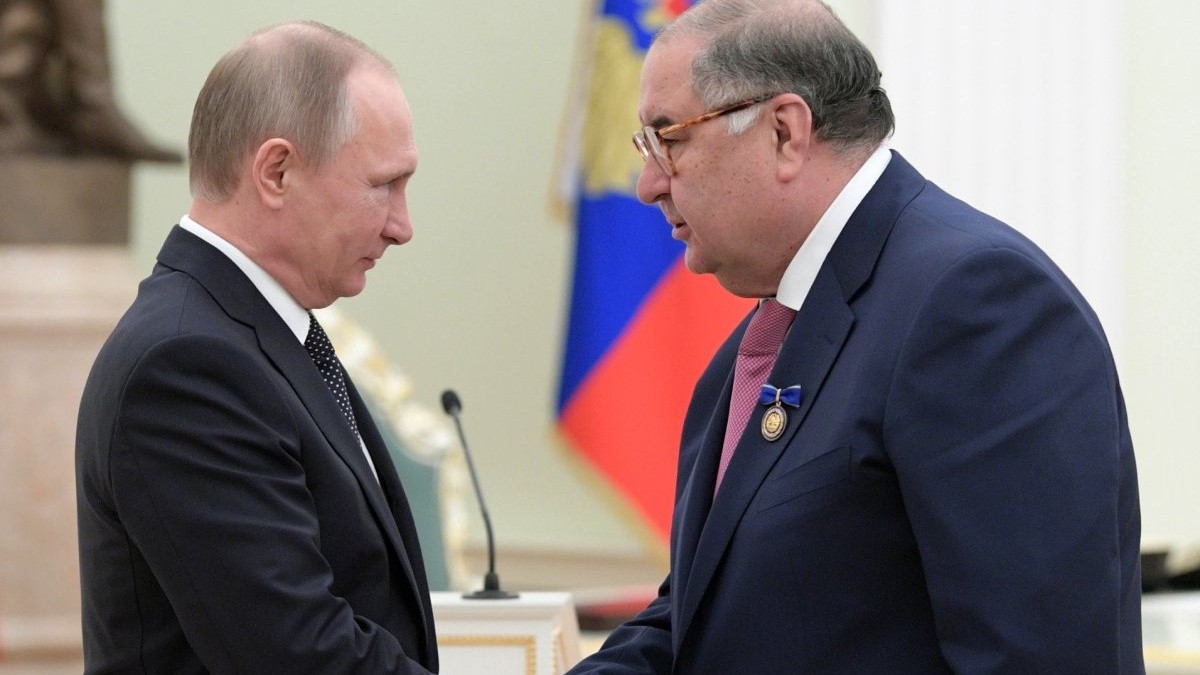 Decizie majoră la Bruxelles: UE elimină de pe lista sancțiunilor miliardarii ruși Alisher Usmanov și Mikhail Fridman