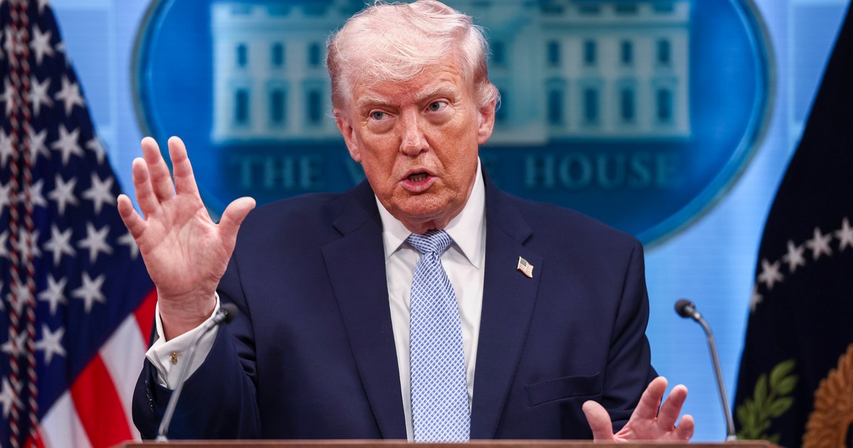 Trump ia în calcul interzicerea exporturilor de motorină din SUA pentru a scădea prețurile