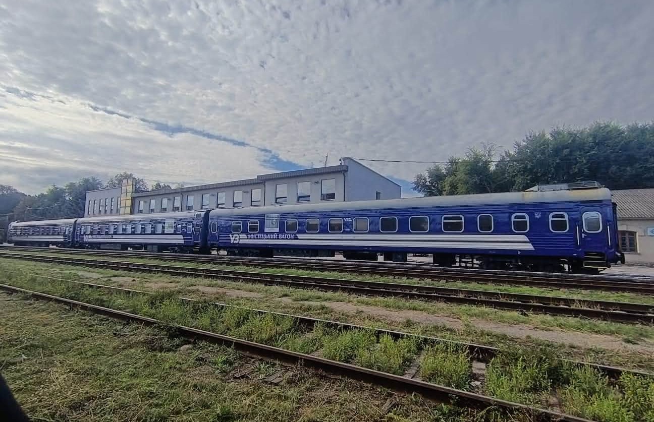 Dronă rusească a lovit un tren în Ucraina, la granița cu Polonia, aproape de trasa unor oficiali europeni