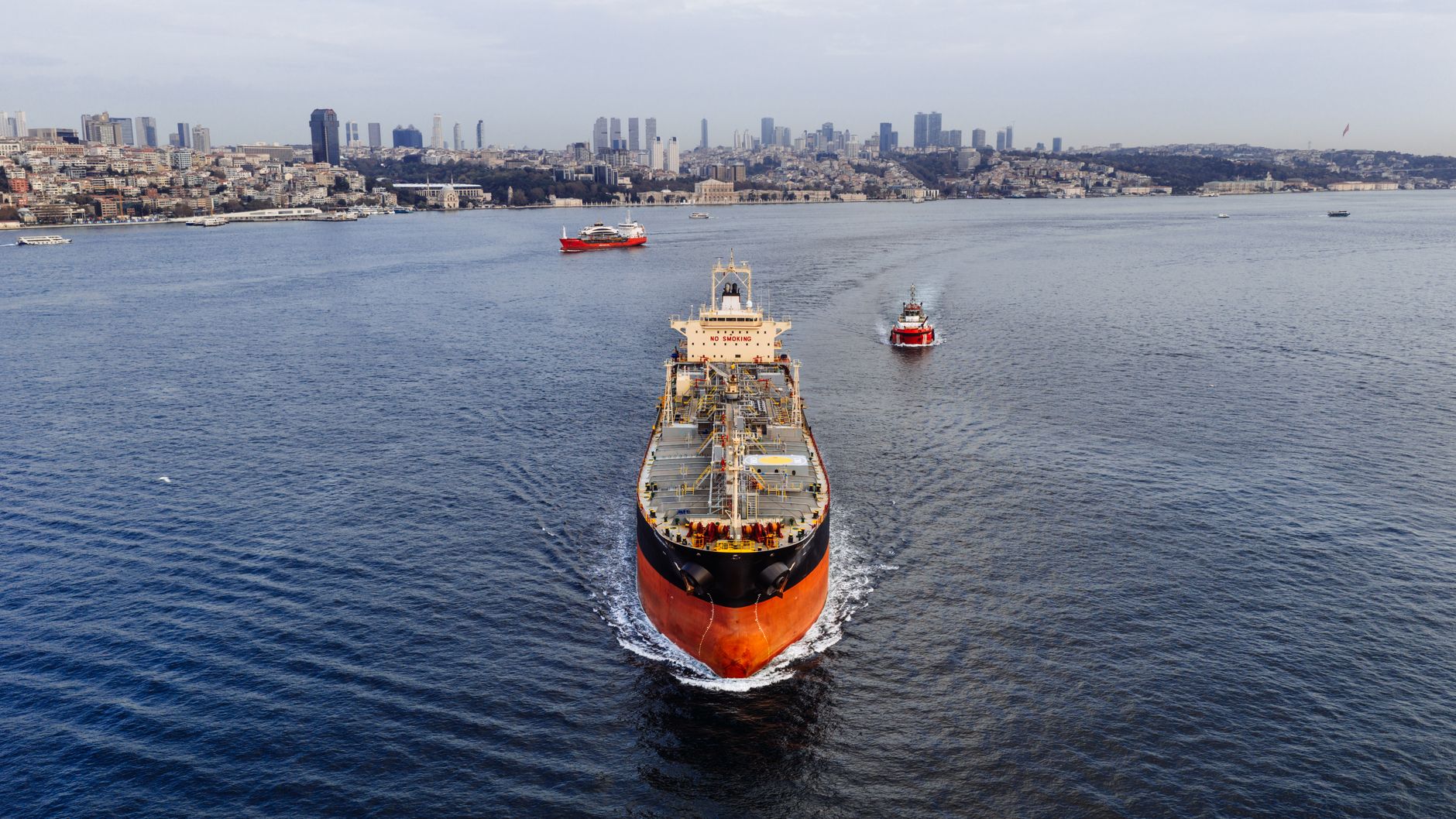 Europa solicită eliminarea taxelor de navigare prin Strâmtoarea Ormuz și restabilirea libertății de tranzit