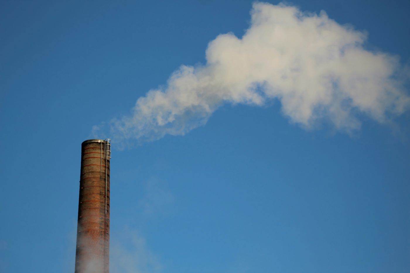 Statele membre UE vor limita numărul de certificate de poluare pentru a controla prețul energiei