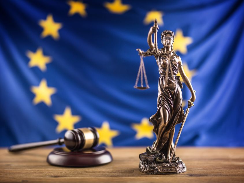 Decizia CJUE: Postările de pe Facebook sunt protejate de dreptul de autor, chiar dacă sunt scurte