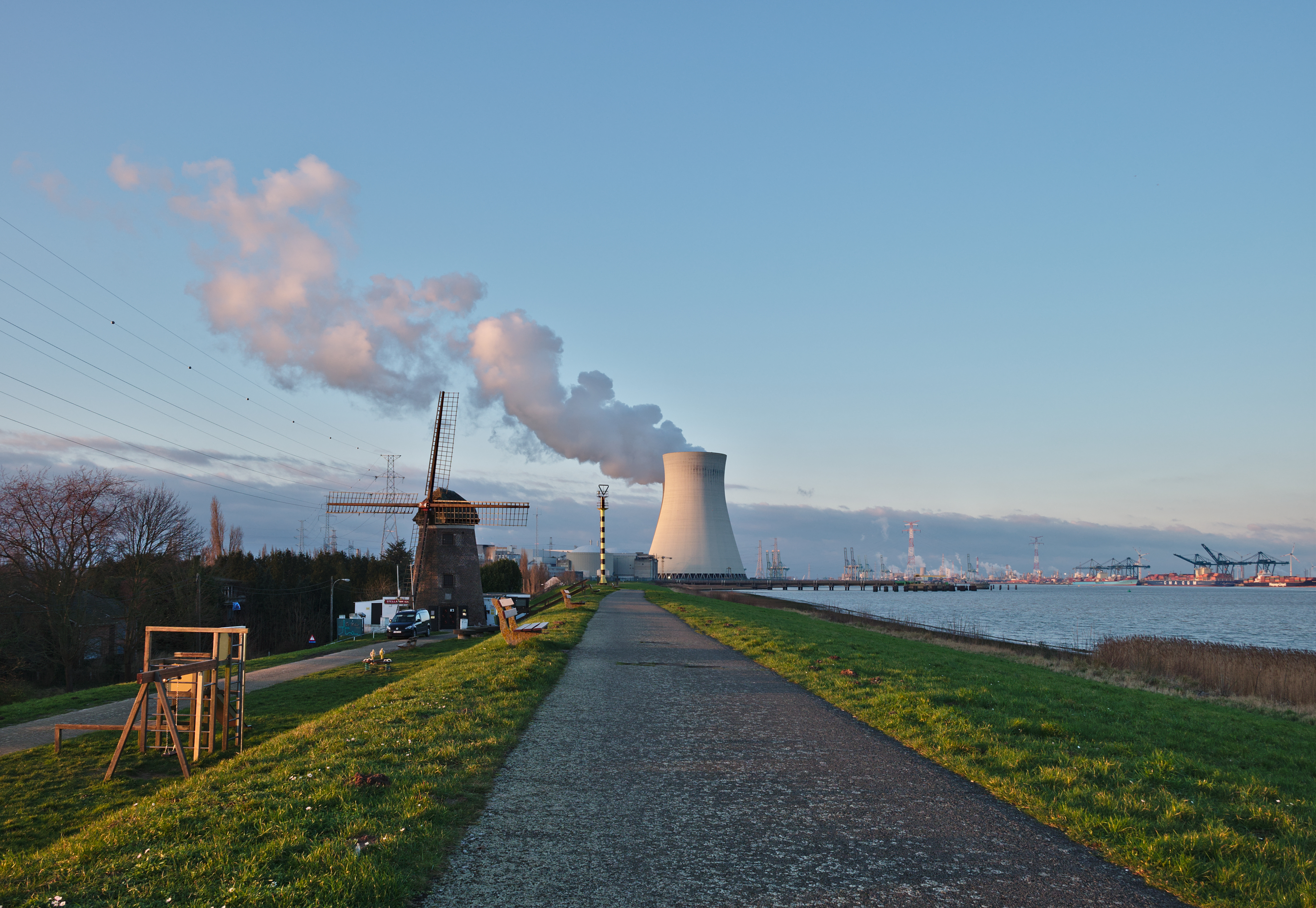 Italia revine la energia nucleară: Senatul a aprobat noua legislație pentru tehnologii avansate