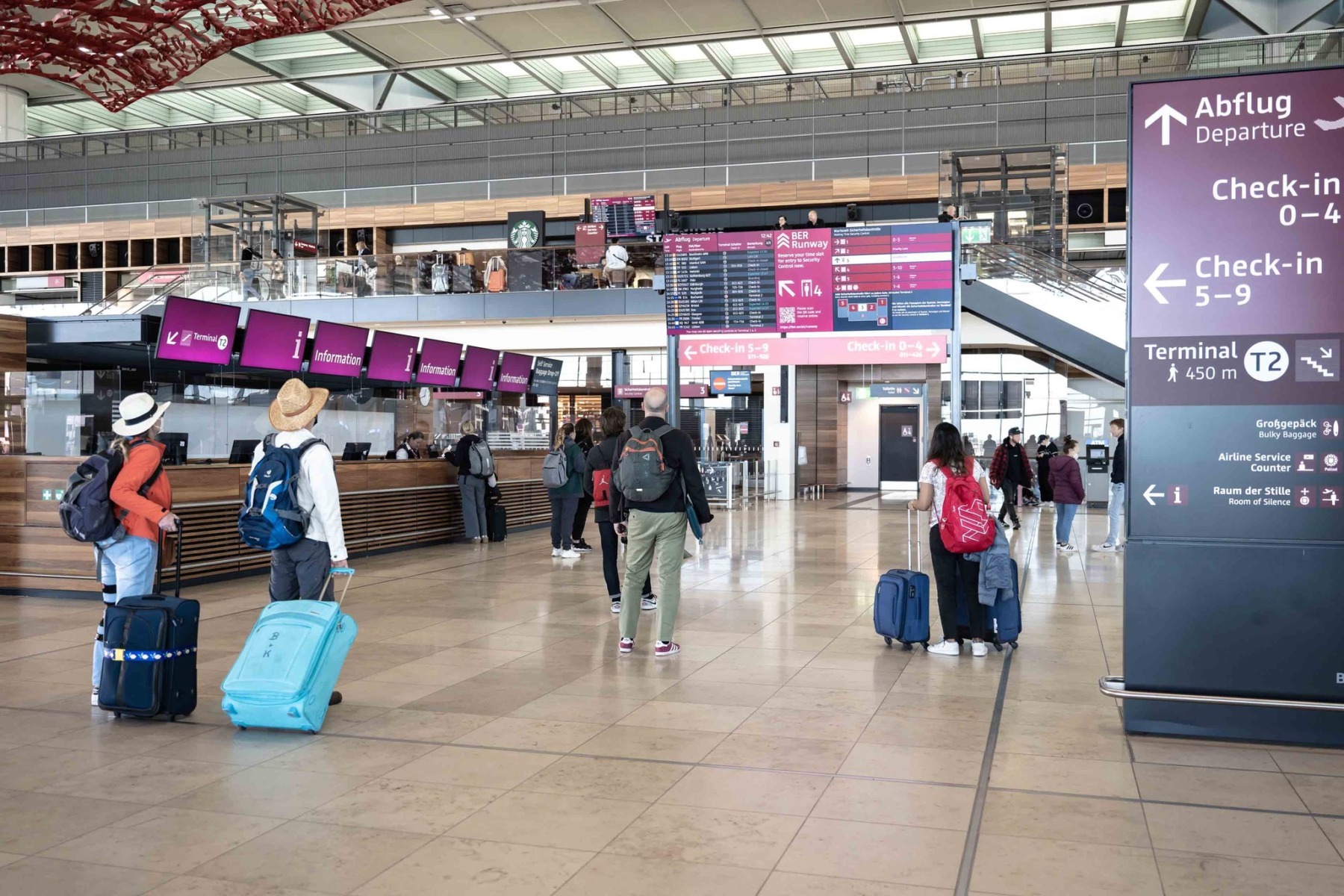 Operațiunile de zbor de pe aeroportul din Berlin au fost suspendate temporar după detectarea unei drone