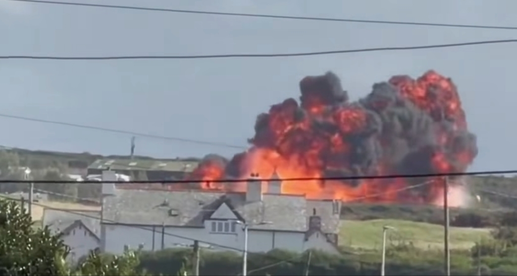 Suspendate zborurile cu avioane Hawk în Marea Britanie după prăbușirea unui aparat în Țara Galilor