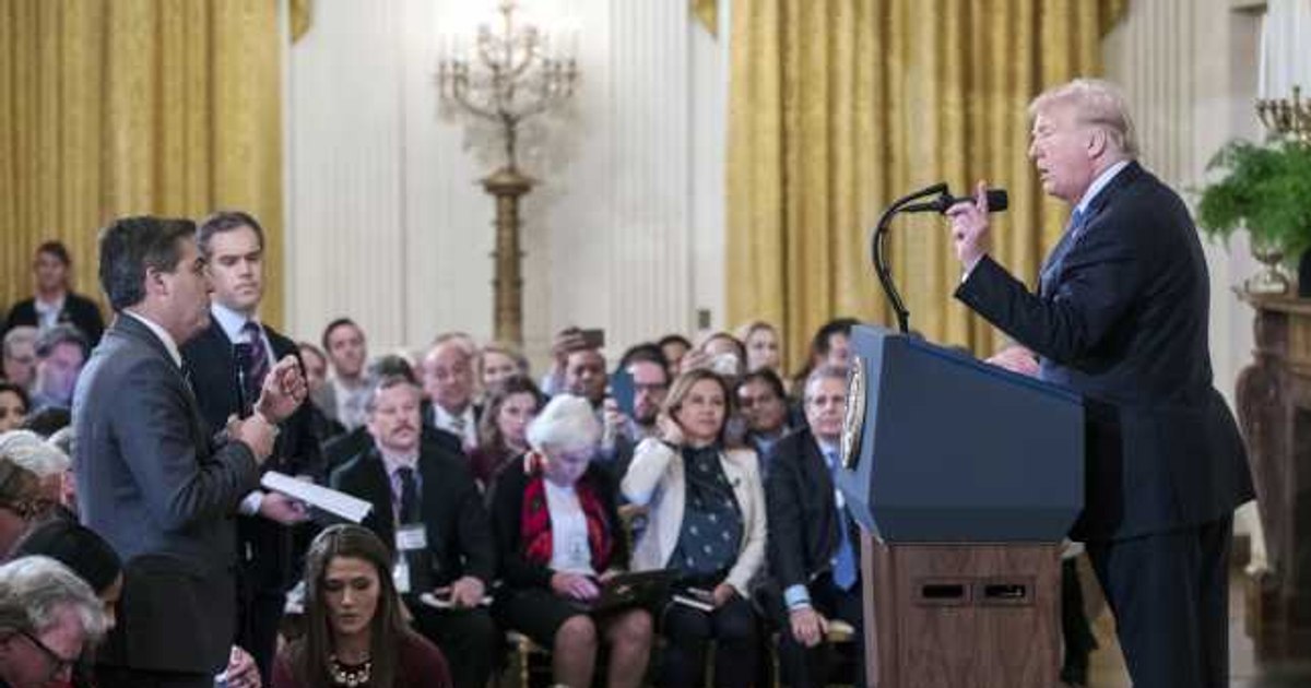 CNN, MS NOW și Politico contestă în instanță decizia lui Donald Trump de a le bloca accesul la Casa Albă