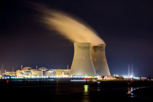 Italia redeschide capitolul energiei nucleare: Senatul a aprobat legea care permite construirea de noi reactoare