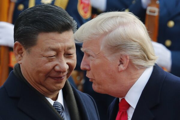 Donald Trump l-a întâmpinat personal pe Xi Jinping la Joint Base Andrews, într-o vizită de stat spectaculoasă