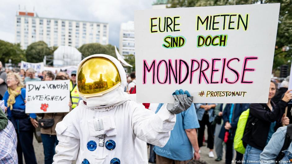 Conflict politic în Berlin: Partidul Stângii vrea expropriarea companiilor imobiliare, guvernul federal amenință cu blocajul