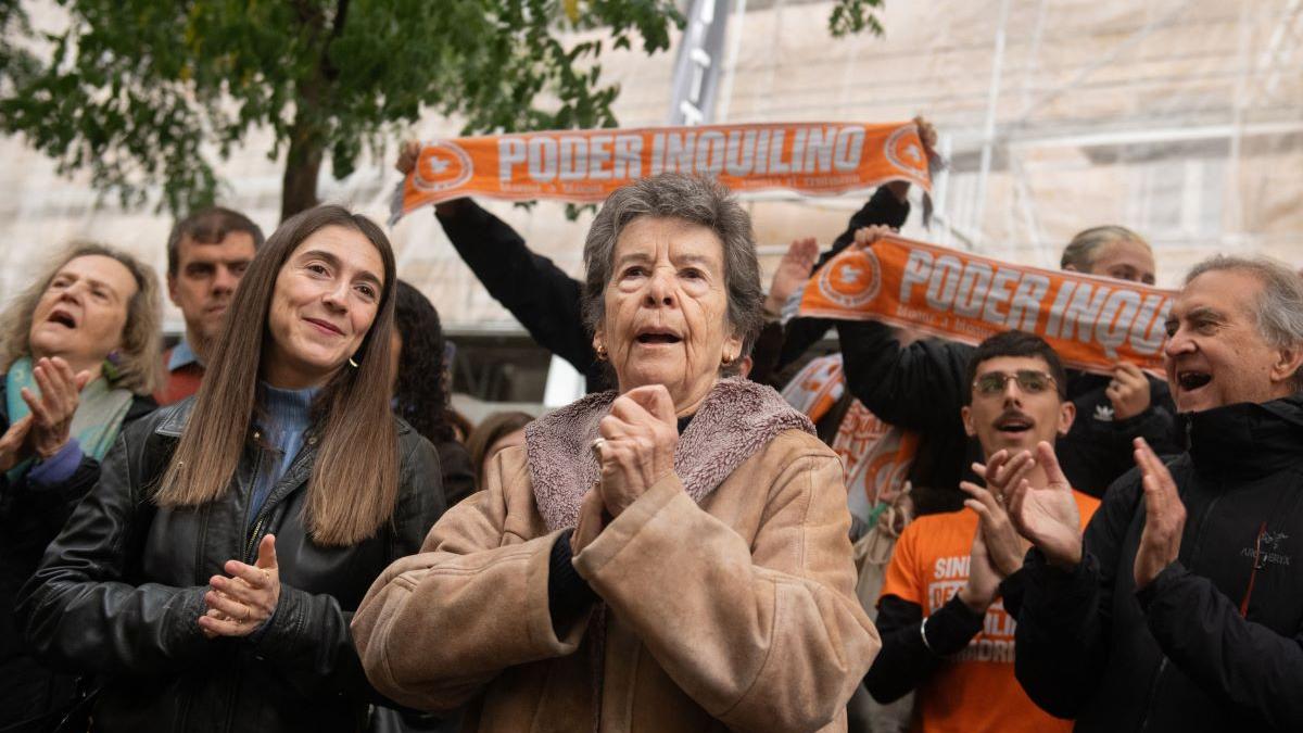 Tensiuni la Madrid: Poliția a evacuat o femeie de 87 de ani în urma unor proteste violente