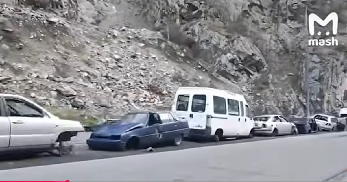 Autoritățile din Osetia de Nord vor lichida cimitirul de mașini abandonate de la granița cu Georgia