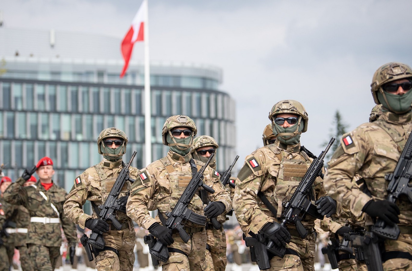 Polonia lansează un ghid oficial de supraviețuire pentru populație în cazul unor atacuri aeriene