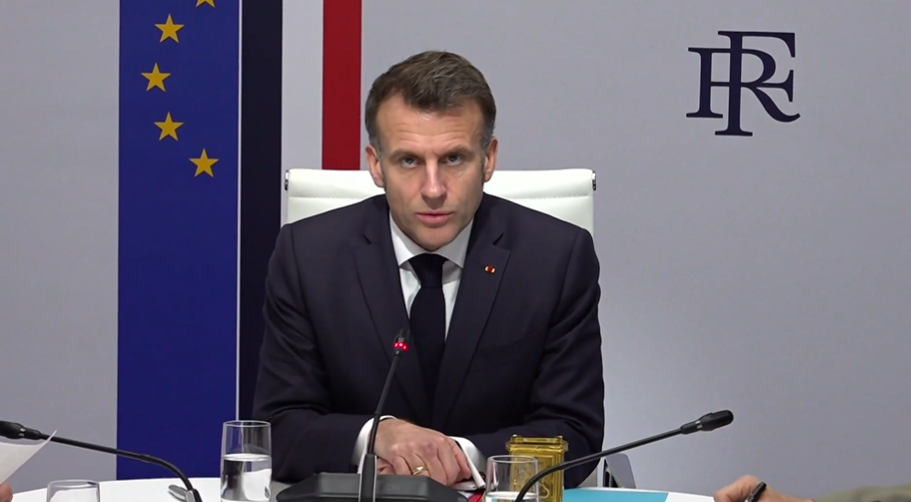 Emmanuel Macron anunță trimiterea de mijloace militare în Arabia Saudită pentru stabilizarea prețurilor la combustibil