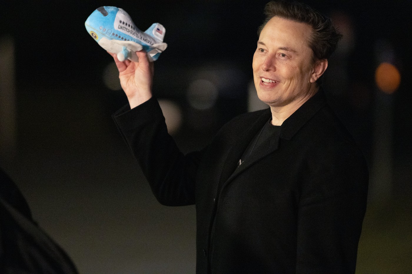 Președintele Finlandei solicită lui Elon Musk extinderea acoperirii Starlink în zonele ocupate de Rusia