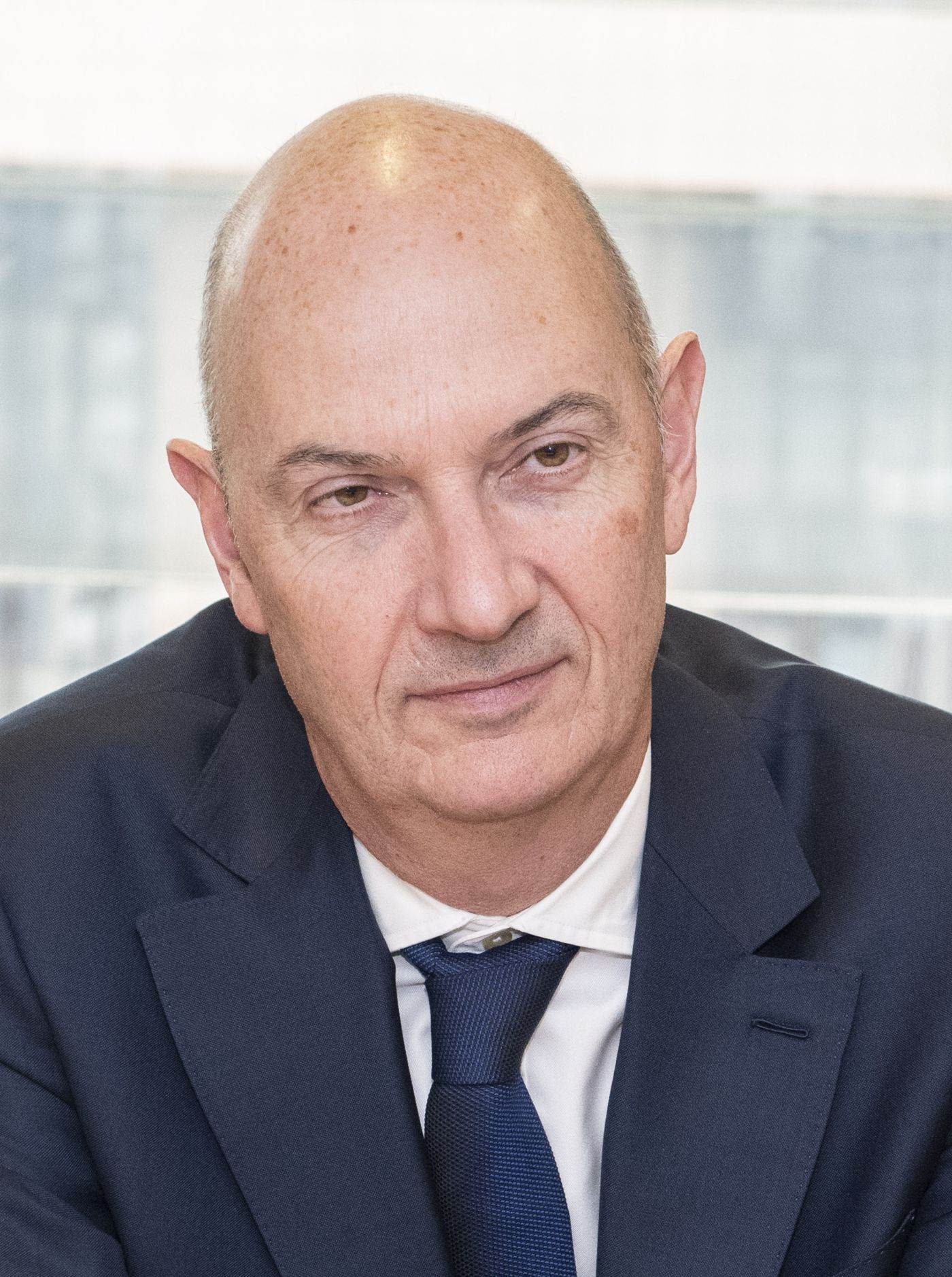 Franța condamnă preluarea activelor companiilor Auchan și Lemana Pro de către autoritățile ruse