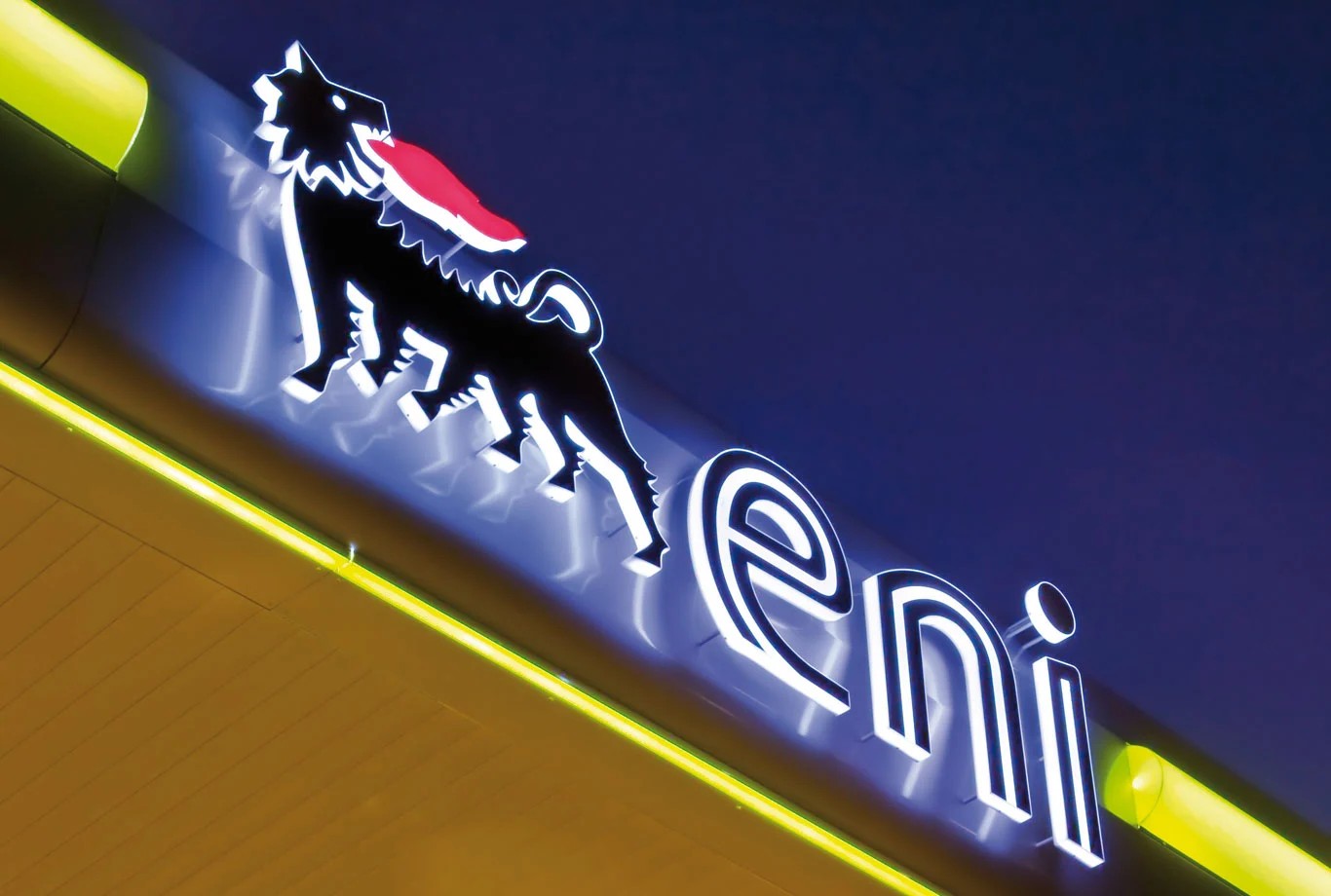 Eni introduce plafon de preț la benzină și motorină în Italia pentru a ajuta consumatorii