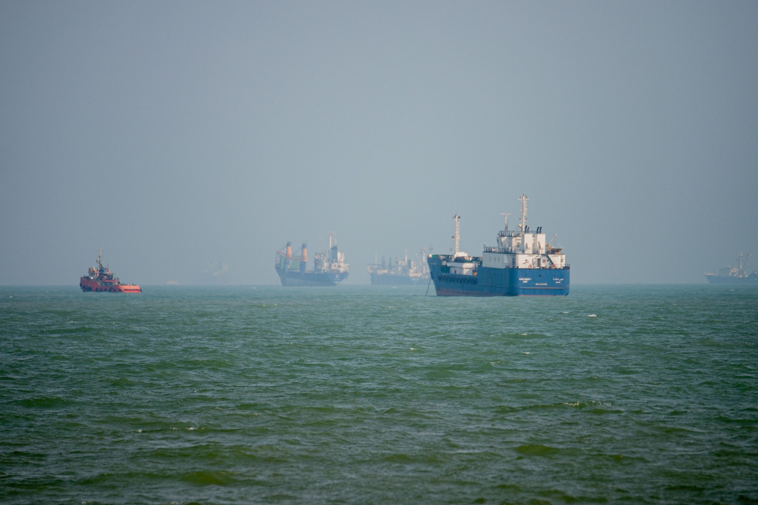 Iranul propune reluarea traficului maritim prin Strâmtoarea Ormuz în șapte zile, sub condiții