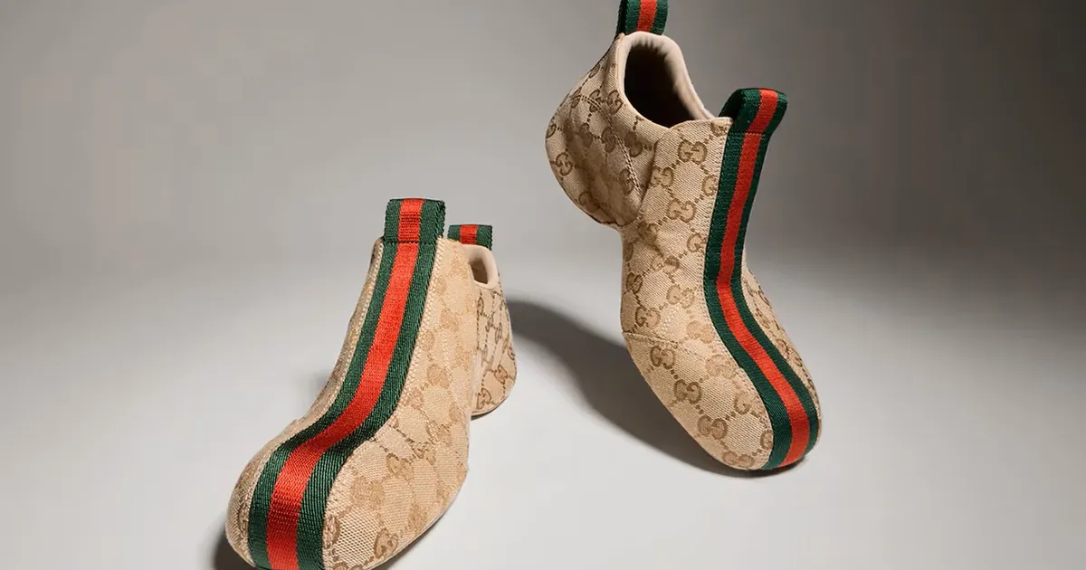 Gucci introduce pantofi sport fabricați în China, în încercarea de a recâștiga clasa de mijloc