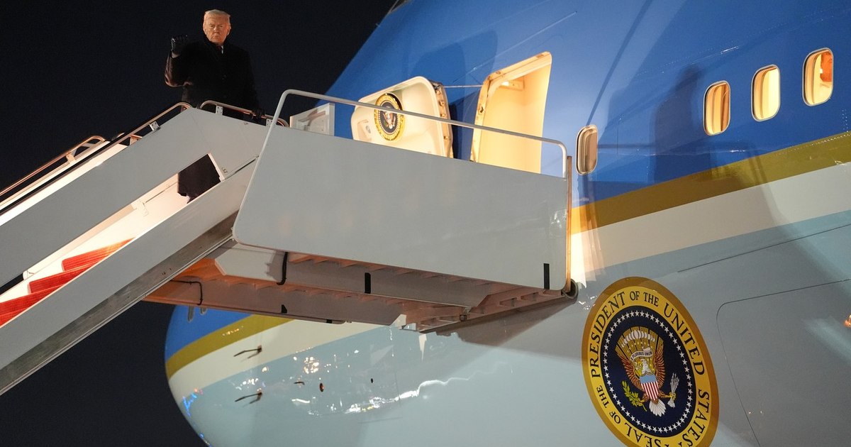 Conflictul dintre administrația Trump și presa americană se agravează: CNN este exclus de pe Air Force One