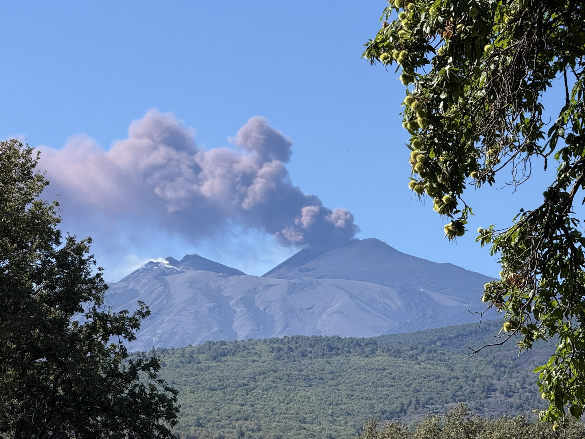 Zboruri suspendate pe aeroportul din Catania din cauza cenușii vulcanice de la Etna