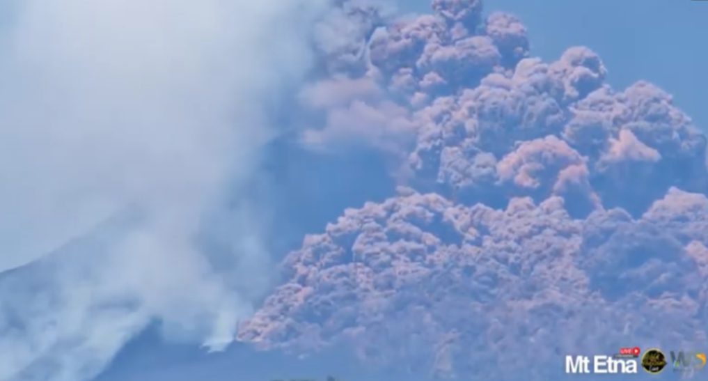 Alertă de călătorie în Italia: Traficul aerian în Sicilia este suspendat după erupția vulcanului Etna