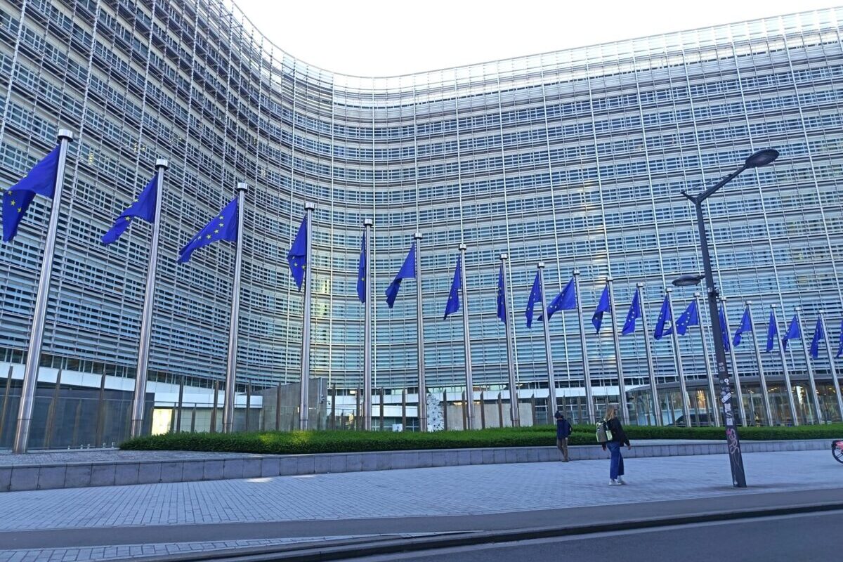 Comisia Europeană lansează opt proceduri de infringement împotriva României pentru neaderarea la directivele UE