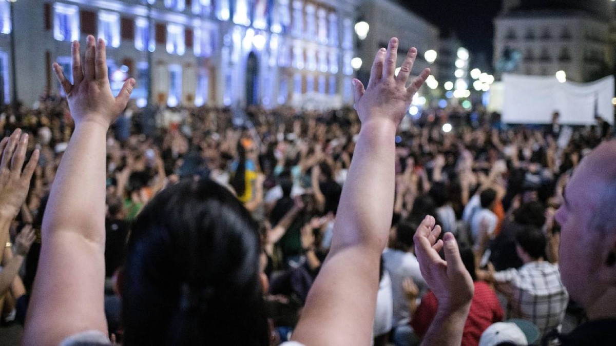 Proteste masive la Madrid după evacuarea forțată a unei pensionare pe targă din locuința sa