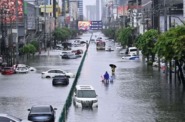 Bilanț tragic în Thailanda: opt morți în urma inundațiilor cauzate de ploi diluviene