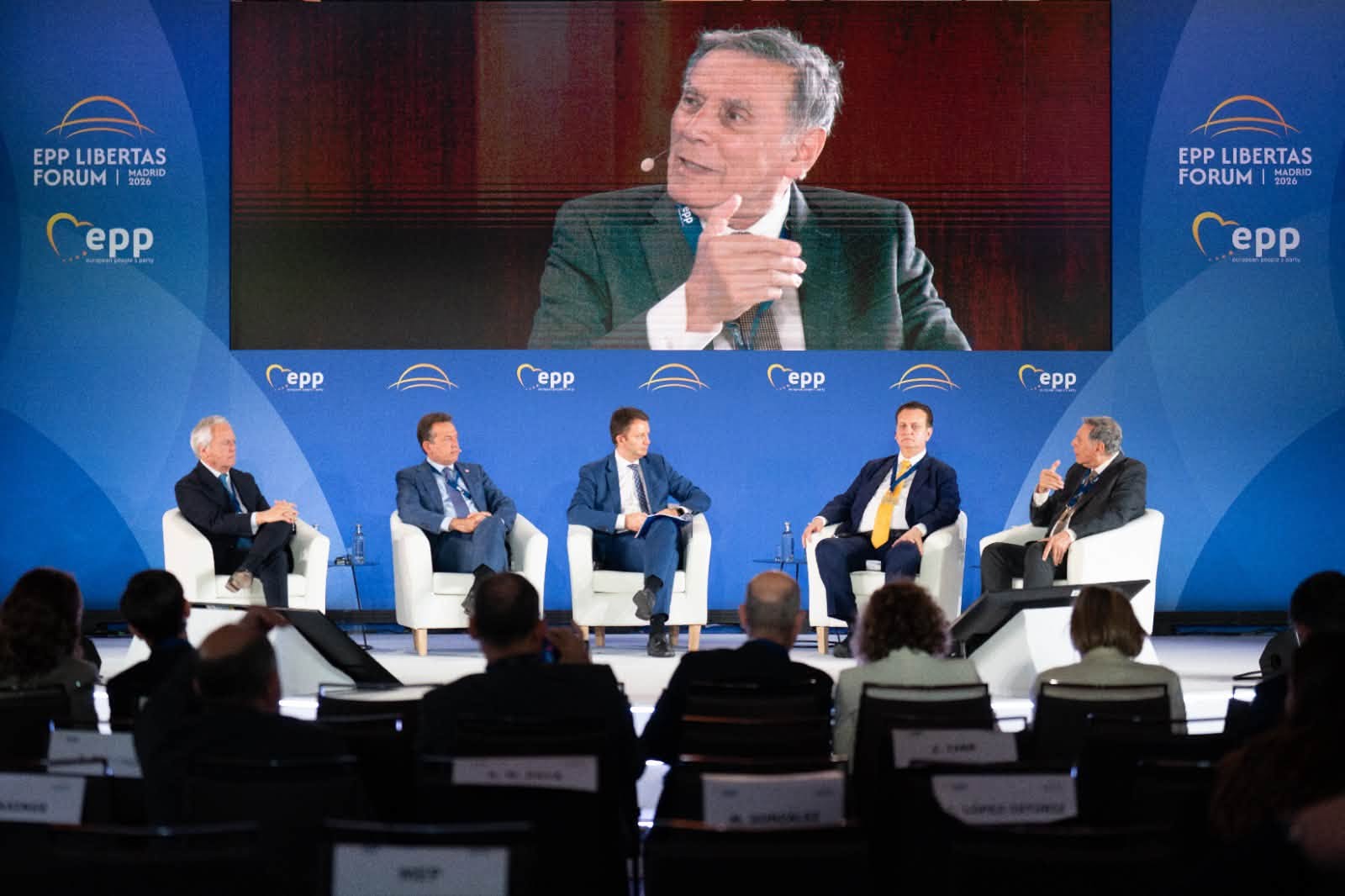 Partidul Popular European pregătește strategia pentru 2029: dilemă între centru și extrema dreaptă
