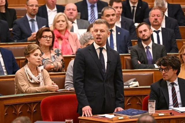 Parlamentul Ungariei a ridicat imunitatea premierului Peter Magyar și a doi foști miniștri