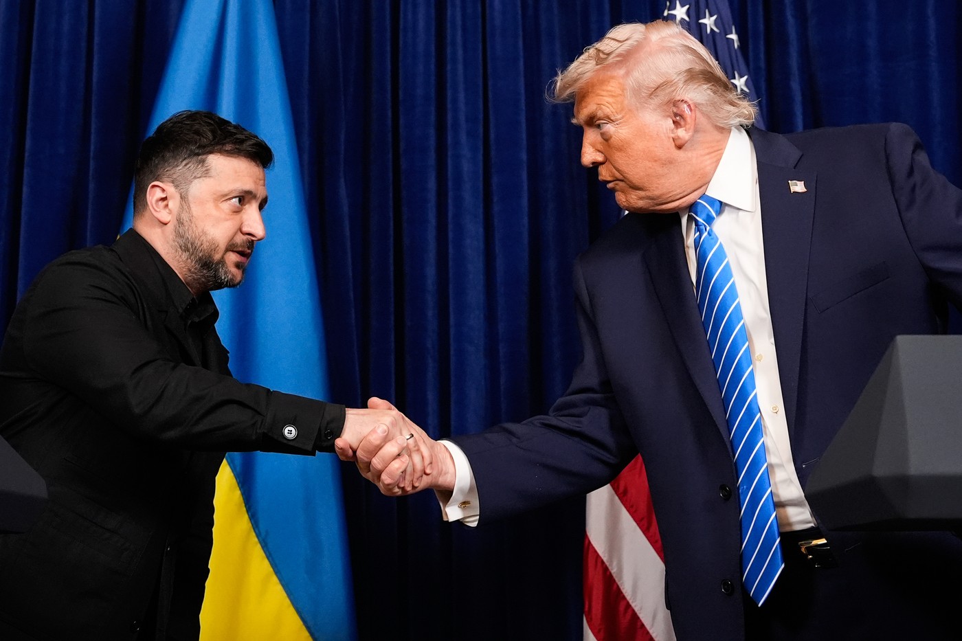 Donald Trump a solicitat Ucrainei reducerea atacurilor asupra rafinăriilor de petrol din Rusia