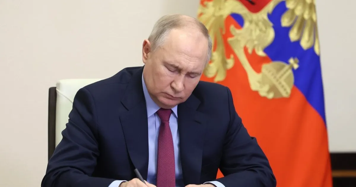 Vladimir Putin semnează un nou decret pentru extinderea armatei rusești
