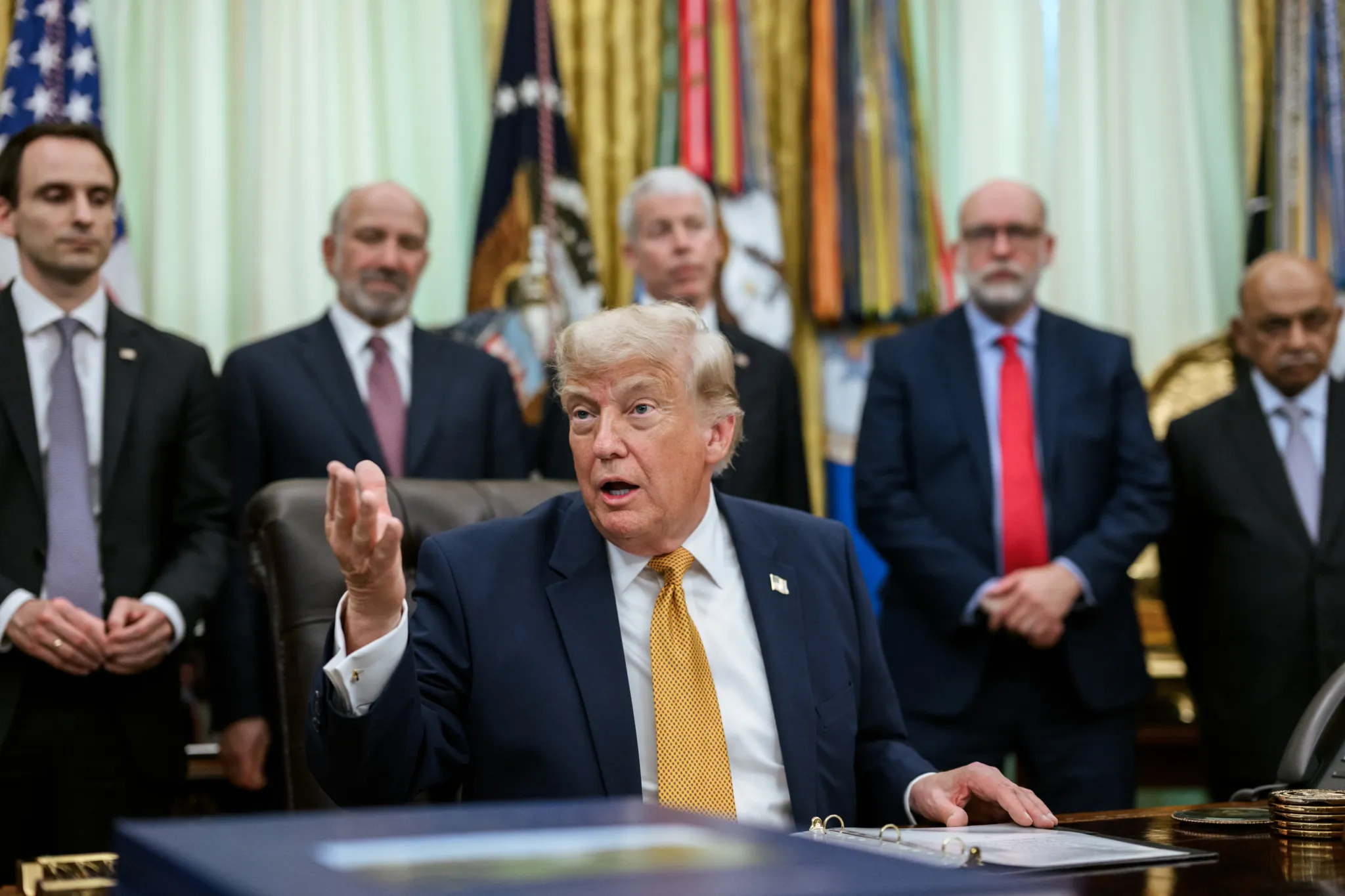 Donald Trump respinge acuzațiile că ar fi oferit concesii economice Iranului pentru programul nuclear