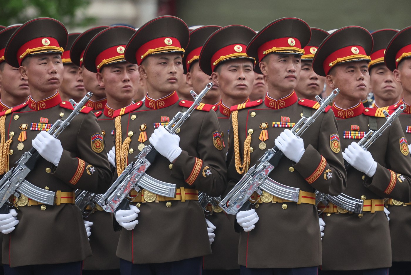 Putin extinde armata Rusiei: numărul militarilor activi crește la peste 1,5 milioane
