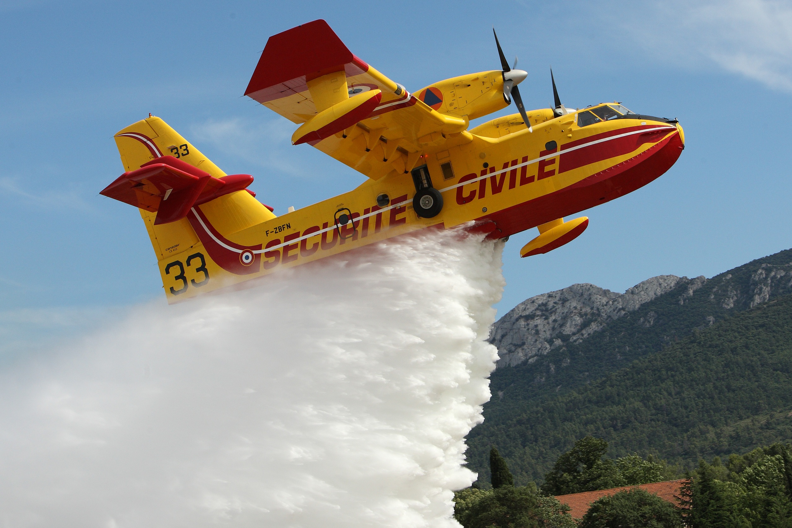 Cel mai mare incendiu din Franța din ultimii 77 de ani a fost declarat stins în Gironde