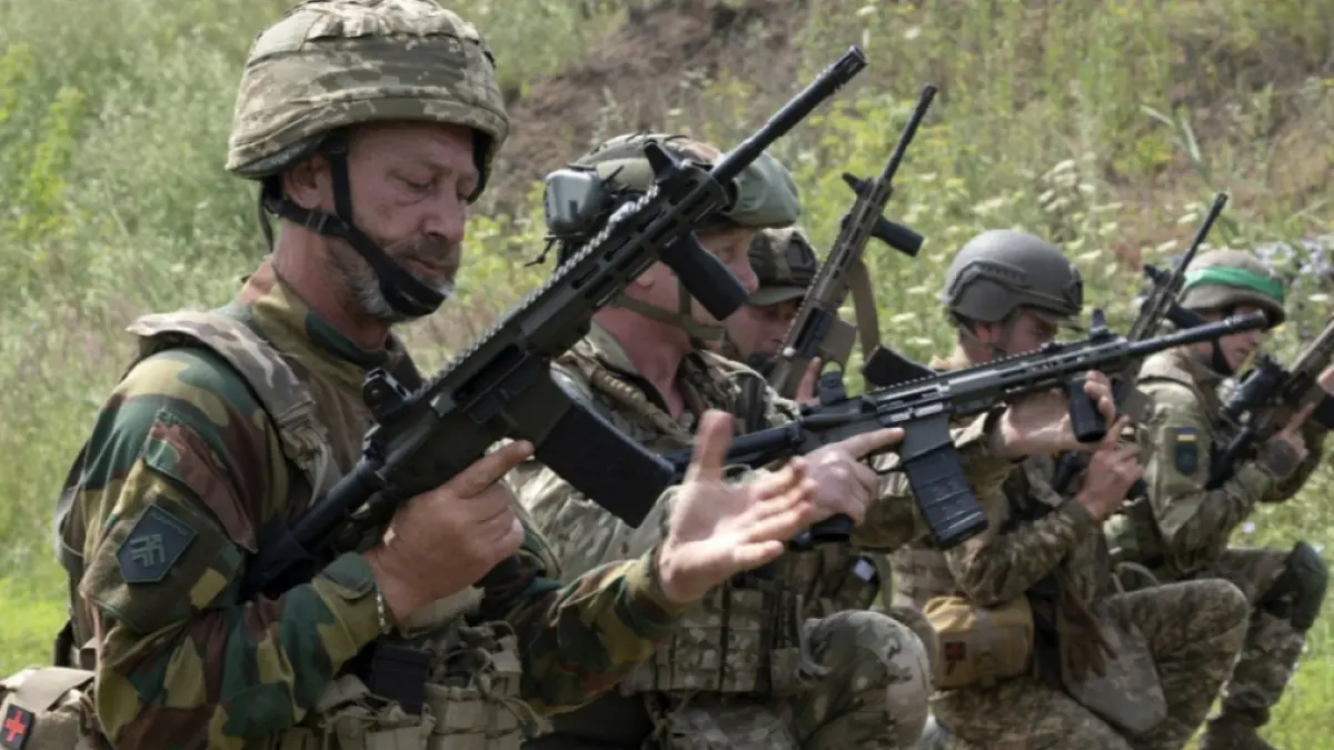 Acuzații fără dovezi privind trimiterea militarilor bolnavi în atacuri sinucigașe în Ucraina