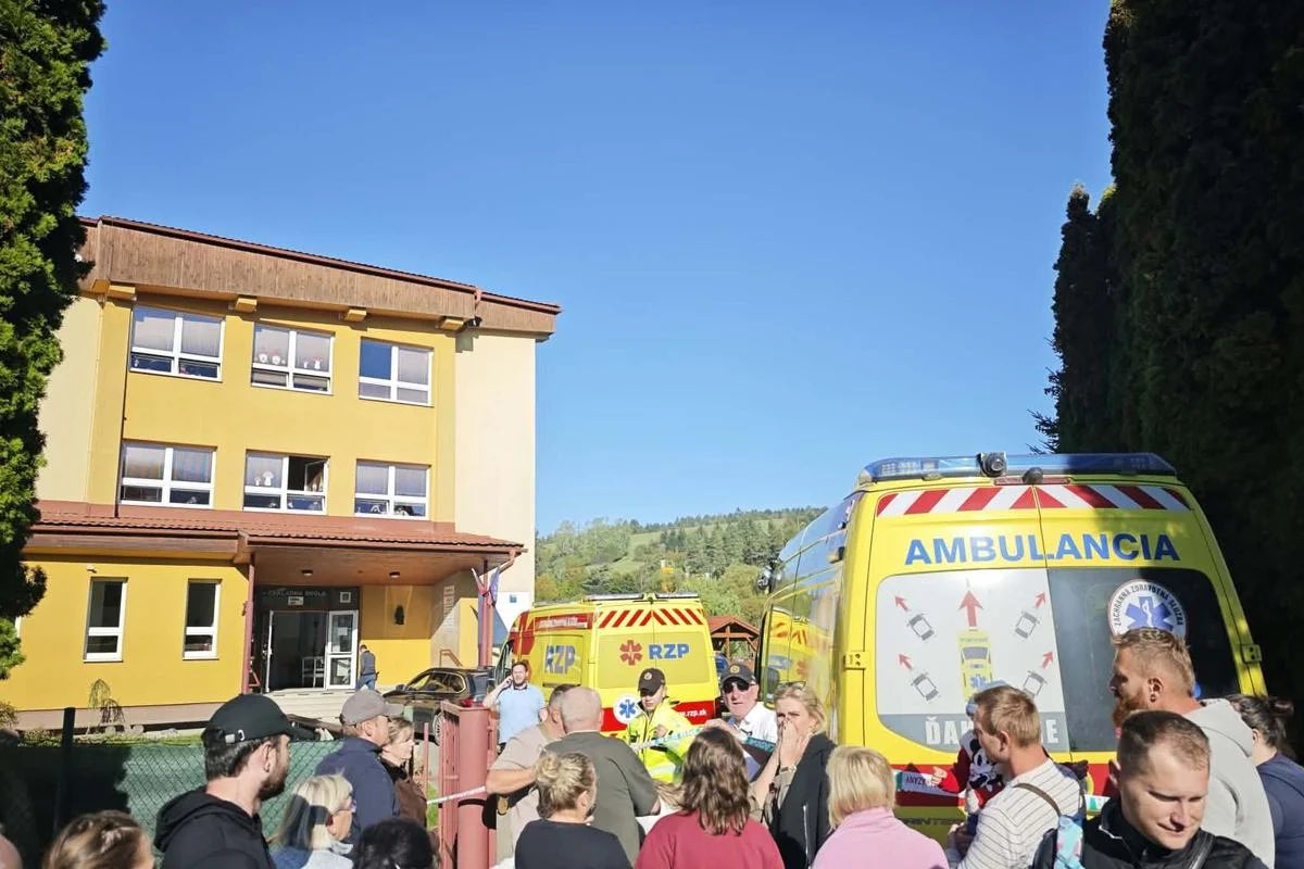 Tragedie în Slovacia: Un elev de clasa a VIII-a a ucis o profesoară într-o școală din Staškov