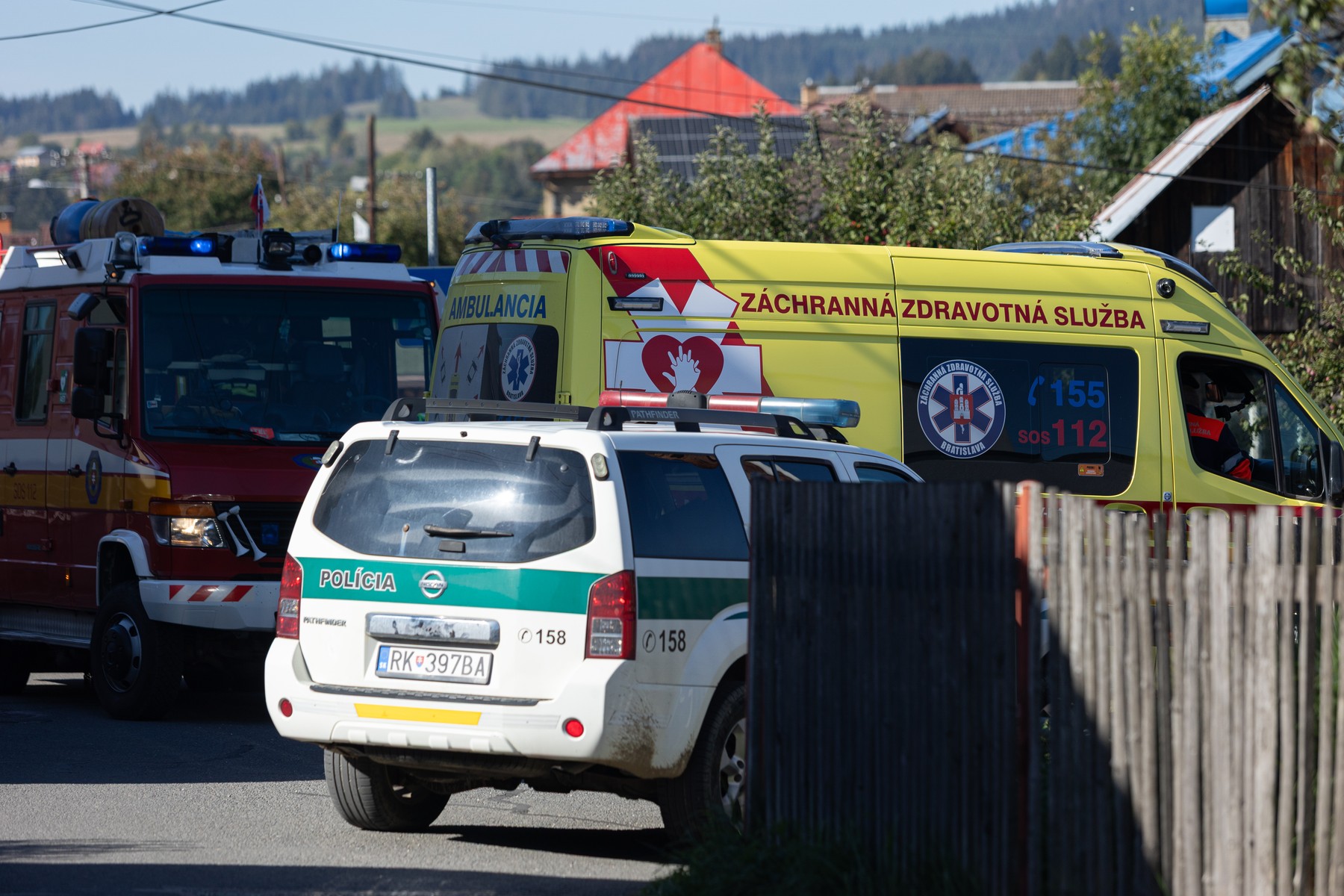 Atac violent într-o școală din Slovacia: un elev a înjunghiat trei persoane, o profesoară a decedat