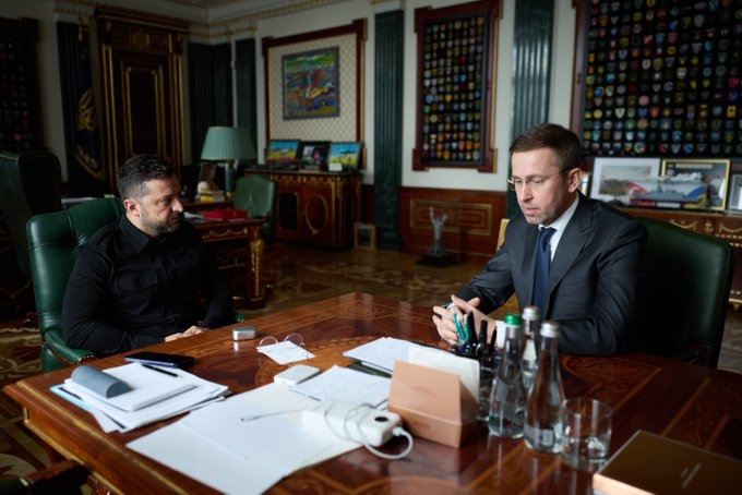 Ucraina prioritizează bugetul pentru apărare și salarii, suspendând investițiile în infrastructură și parcuri
