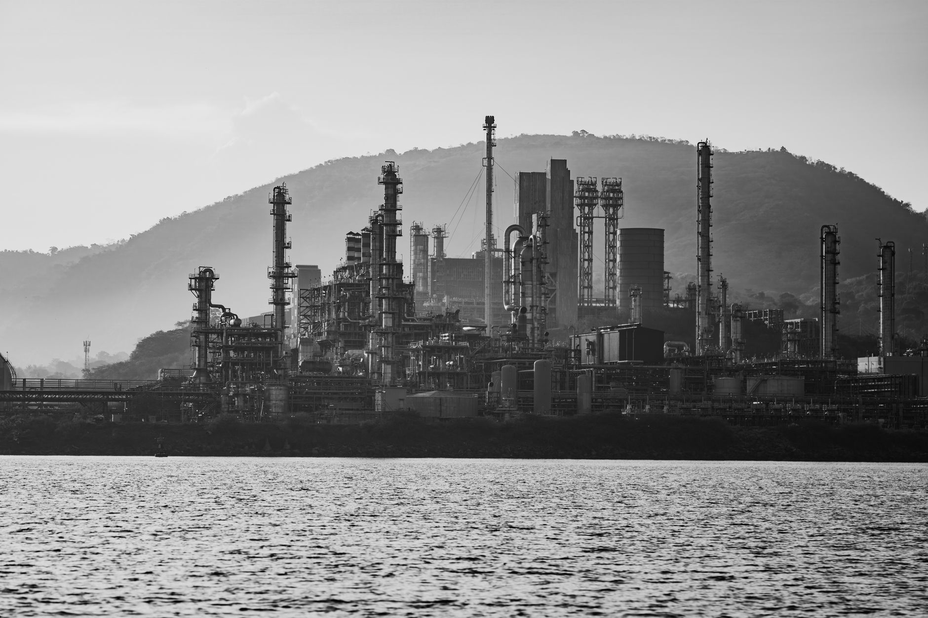 Uniunea Europeană avertizează asupra unei ierni dificile din cauza prețurilor ridicate la petrol și gaze