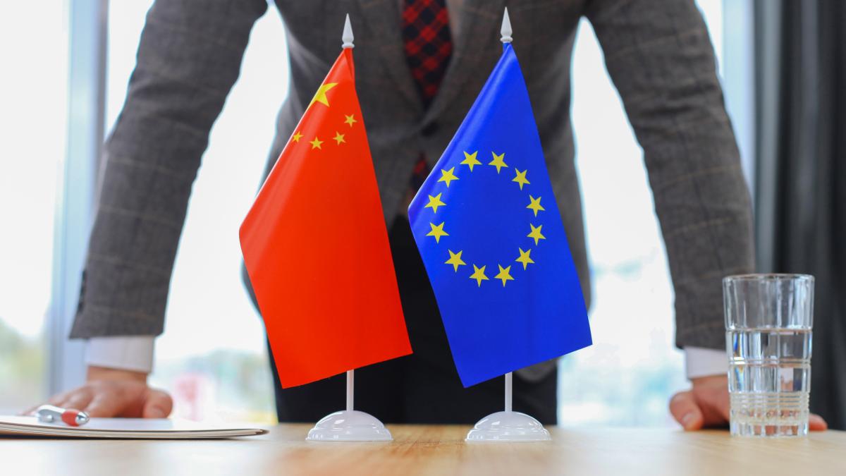 China amenință Uniunea Europeană cu represalii dacă Bruxelles-ul va introduce noi restricții comerciale