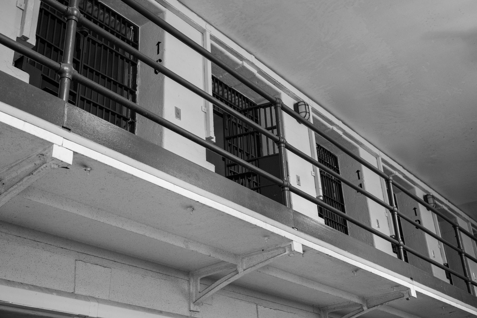 Criza penitenciarelor în Europa: Marea Britanie eliberează deținuți, România se confruntă cu supraaglomerare severă