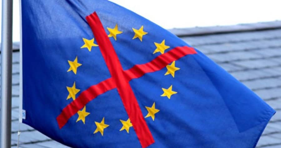 Noua strategie a extremei drepte în Europa: ocuparea Uniunii Europene în loc de demolarea ei